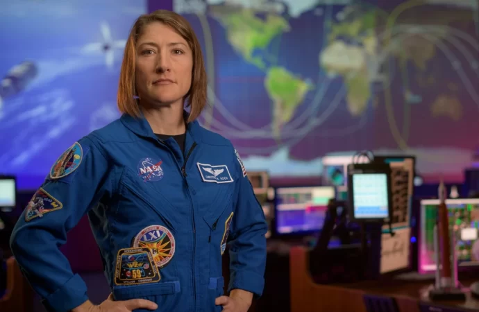 Christina Koch hace historia y se convierte en la primera mujer en viajar alrededor de la Luna