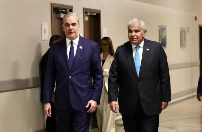 Presidente Abinader se reúne con su homólogo panameño, José Raúl Mulino
