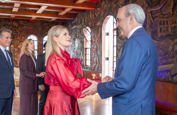 Presidente Luis Abinader se reúne con la presidenta electa de Costa Rica, Laura Fernández Delgado