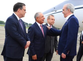 Presidente Abinader llega a Panamá, donde será orador principal del Congreso Mundial de Zonas Francas