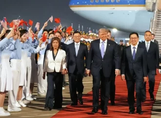 Presidente Donald Trump llegó a China para cumbre con Xi Jinping