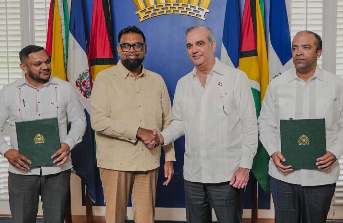 La República Dominicana y Guyana firman contrato para exploración de bloque petrolero en Guyana