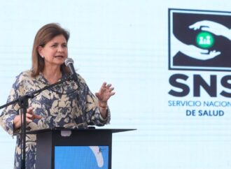 Raquel Peña y director del SNS entregan obras que fortalecen servicios de salud en Valverde