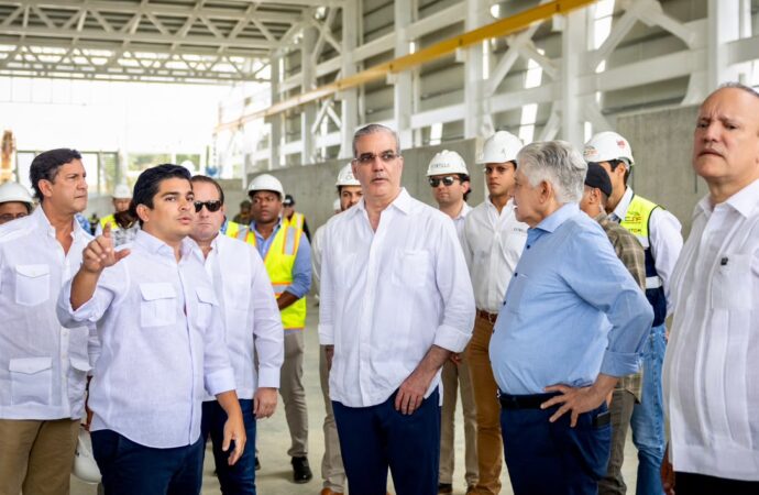 Presidente Abinader supervisa avances del Monorriel de Santiago