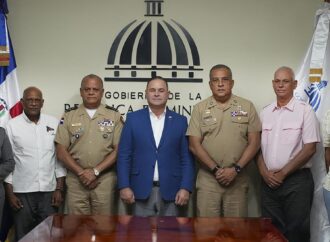 Agricultura, Defensa y Migración acuerdan acciones conjuntas con productores de arroz y banano para garantizar producción y avanzar hacia la mecanización