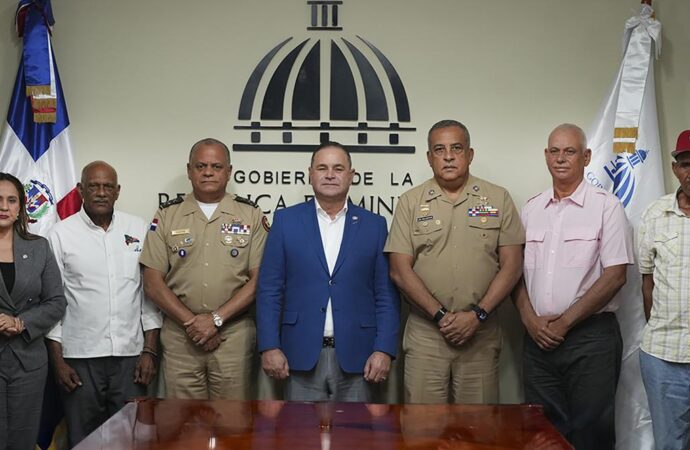 Agricultura, Defensa y Migración acuerdan acciones conjuntas con productores de arroz y banano para garantizar producción y avanzar hacia la mecanización
