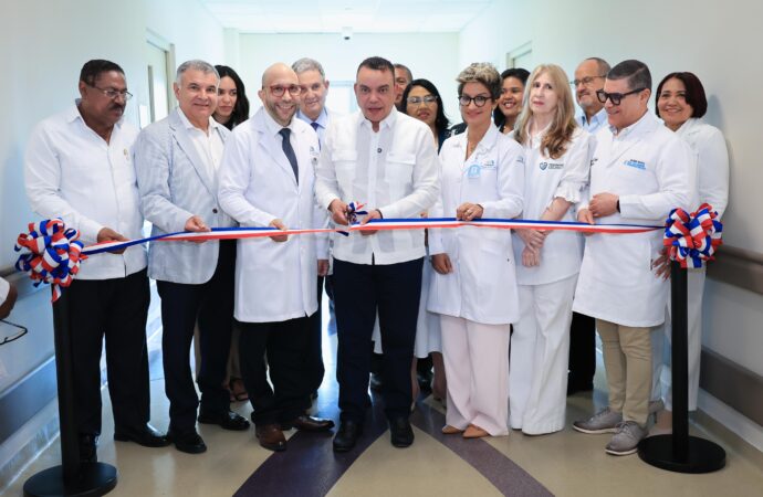 SNS inaugura primera unidad de cirugía intrauterina del país; bebés podrán ser operados antes de nacer de forma gratuita