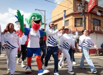Víctor Pichardo destaca legado deportivo de Monte Plata en recorrido de recibimiento de la antorcha de los Juegos Centroamericanos y del Caribe Santo Domingo 2026
