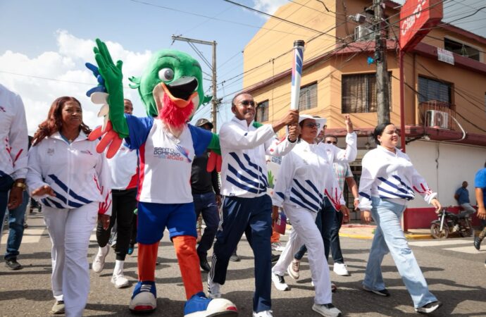 Víctor Pichardo destaca legado deportivo de Monte Plata en recorrido de recibimiento de la antorcha de los Juegos Centroamericanos y del Caribe Santo Domingo 2026