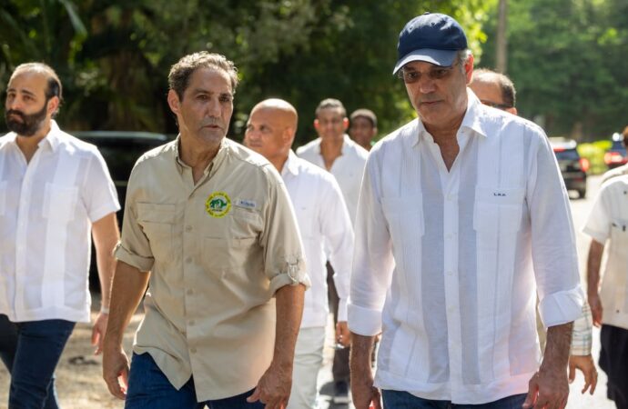 Presidente Abinader visita el Zoológico Nacional tras más de 20 años sin la presencia de un mandatario y anuncia su transformación integral