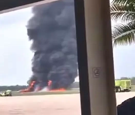 Avión privado se estrella en el Aeropuerto de La Romana; fallecen dos pilotos