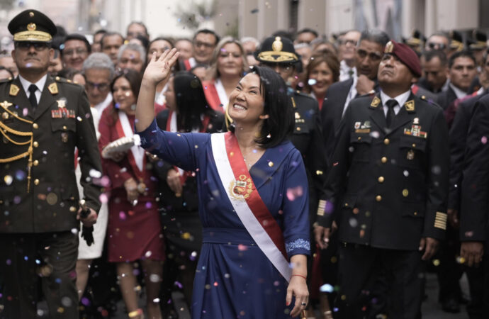 Keiko Fujimori inicia su mandato en Perú enfocada en combatir el crimen y reducir desigualdades