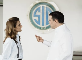 Yayo Sanz visita a ejecutivos de Grupo SID para escuchar inquietudes de la industria nacional