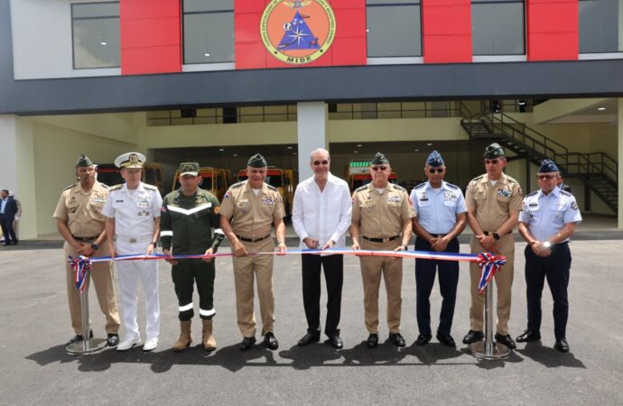 Presidente Abinader inaugura moderna sede del Cemed