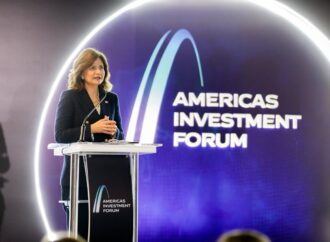 Raquel Peña proyecta a República Dominicana como un destino confiable para la inversión en el Americas Investment Forum 2026