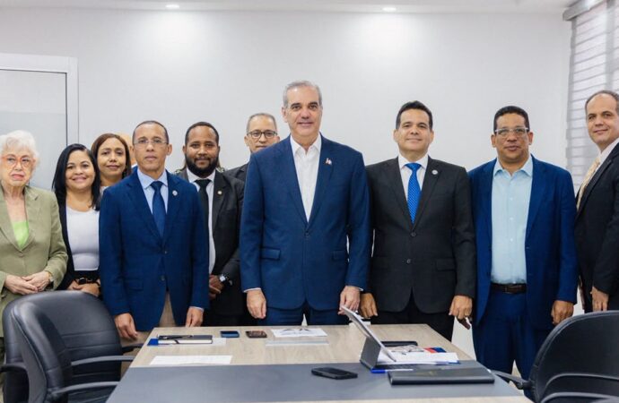 Presidente Abinader reafirma su compromiso con el fortalecimiento de la Unidad Antifraude para elevar la transparencia y el control de los recursos del Estado
