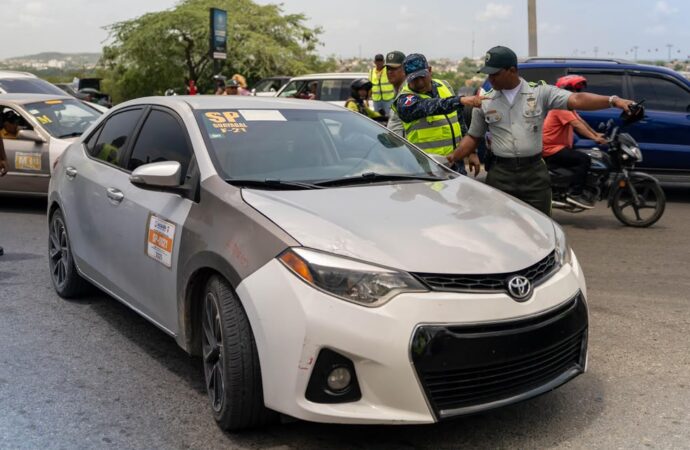 INTRANT interviene 17 rutas en Santiago por aumentos no autorizados en precio del pasaje y fiscaliza 85 vehículos irregulares