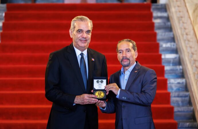 Presidente Abinader exhorta a convertir los ideales de Duarte en conducta pública y compromiso ciudadano al conmemorarse el 150 aniversario de su fallecimiento