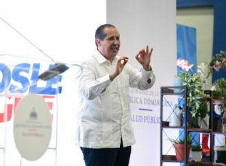 Víctor Atallah refuerza la campaña «Ganémosle al Dengue» tras impactar a más un millón de personas