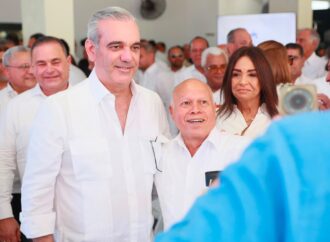 Presidente Abinader agradece el compromiso del sector agropecuario y afirma que el reconocimiento de la FAO pertenece a todo el pueblo dominicano, especialmente a hombres y mujeres que trabajan día a día en el campo