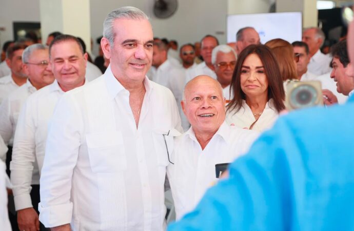 Presidente Abinader agradece el compromiso del sector agropecuario y afirma que el reconocimiento de la FAO pertenece a todo el pueblo dominicano, especialmente a hombres y mujeres que trabajan día a día en el campo