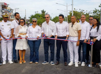 De espacio olvidado a joya del litoral: Presidente Abinader entrega la nueva playa El Faro en San Pedro de Macorís