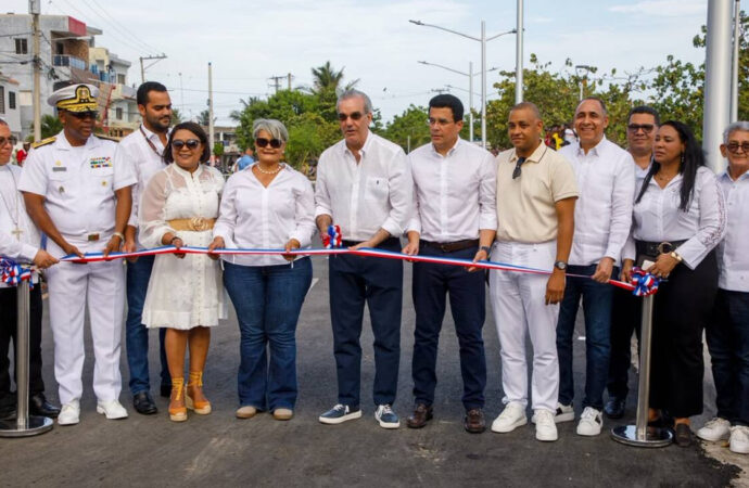 De espacio olvidado a joya del litoral: Presidente Abinader entrega la nueva playa El Faro en San Pedro de Macorís