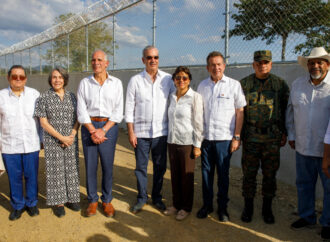 Presidente de Honduras califica a República Dominicana como ejemplo regional en seguridad fronteriza e industria militar