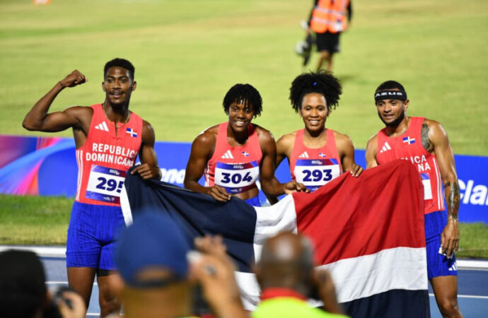 Melenciano y Marileidy empujan fuerte y dan a RD oro en relevo mixto 4X400