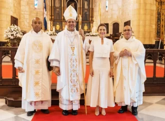 Carolina Mejía conmemora el 528 aniversario de Santo Domingo