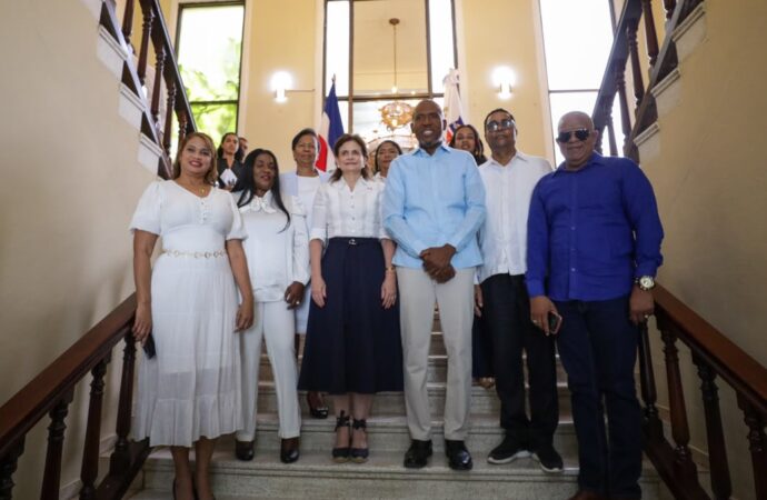 Raquel Peña entrega nuevas obras e inicia proyecto de agua potable en La Romana