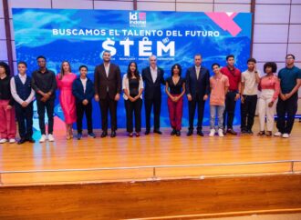 Presidente Abinader entrega reconocimientos del Indotel a más de 170 estudiantes destacados en el concurso “Buscamos el Talento del Futuro”