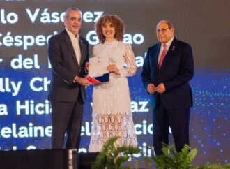 Presidente Abinader entrega 1,500 becas internacionales para cursar programas de especialización, maestrías y doctorados en universidades del extranjero