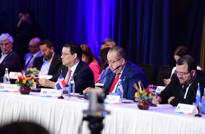 Gobierno destaca en Diálogo del BID las condiciones de RD para impulsar la competitividad y el desarrollo regional