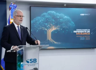 Alejandro Fernández renuncia a un nuevo periodo en la Superintendencia de Bancos