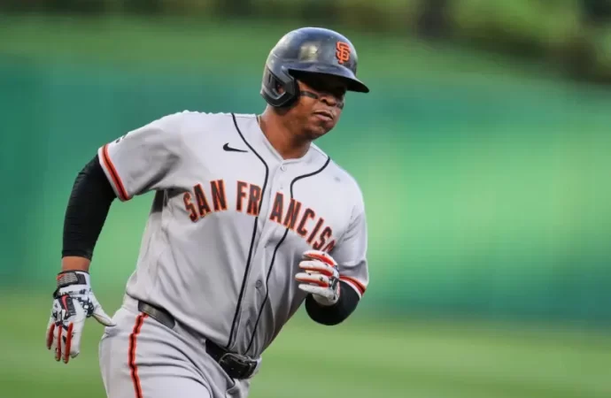 Devers eleva a tres los partidos pegando de jonrón y suma 32