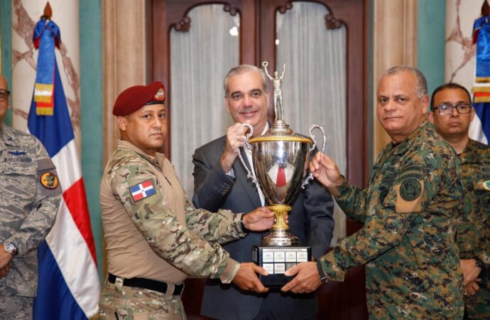 Presidente Abinader recibe y felicita en el Palacio Nacional a campeones dominicanos de Fuerza Comando Paraguay 2026; asegura que el país “pasó de la retaguardia a la vanguardia”