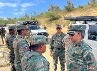 Comandante general del Ejército realiza intensa supervisión operativa de tres días en la frontera terrestre