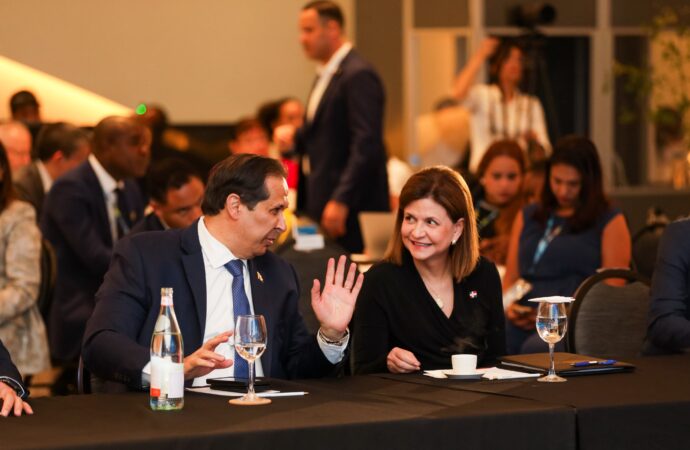 Raquel Peña encabeza diálogo regional sobre sistemas de salud resilientes en América Latina y el Caribe
