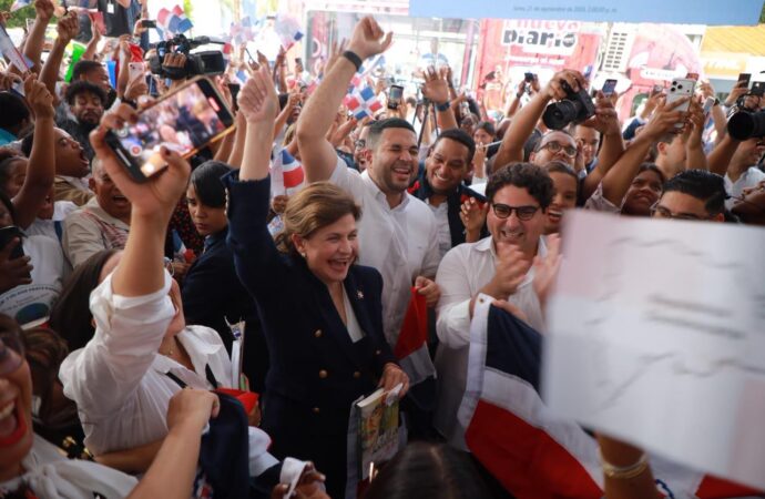 República Dominicana rompe récord con 500 horas de lectura corrida