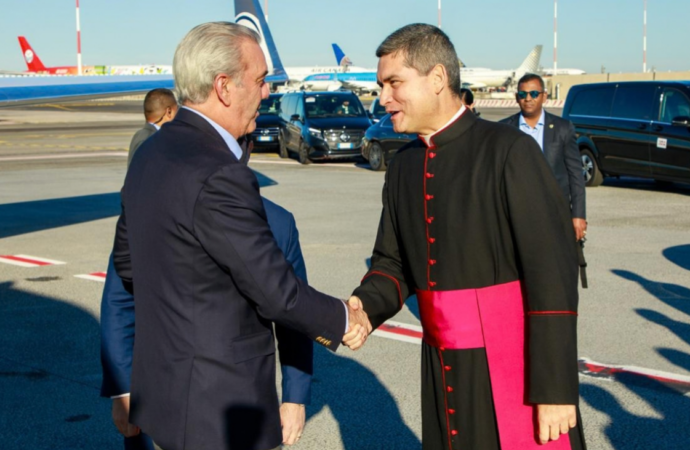 Presidente Luis Abinader informa que invitará oficialmente al papa León XIV a visitar la República Dominicana en 2027