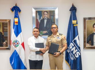 Ejército de República Dominicana y el Servicio Nacional de Salud firman acuerdo interinstitucional para fortalecer la atención médica y la seguridad en centros de salud